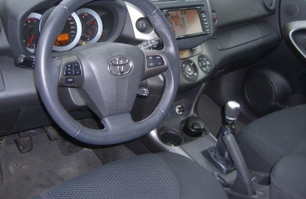 TOYOTA RAV 4 (01/11/2011) - 